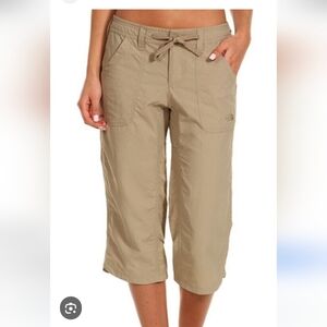 NORTHFACE Women's Horizon Betty Nylon Hiking Capri Shorts Size 8 Tan